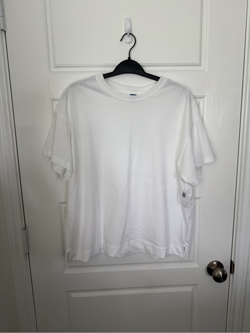 Old Navy White Short Sleeve Crewneck Tee - Classic Fit